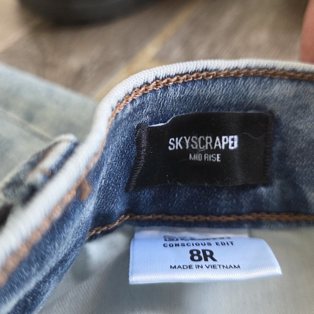 Express Skyscraper Mid Rise Jeans - Picture 13 of 13